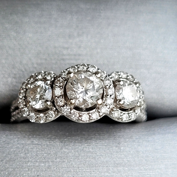 Jewelry - 1.58 carat Diamond Ring